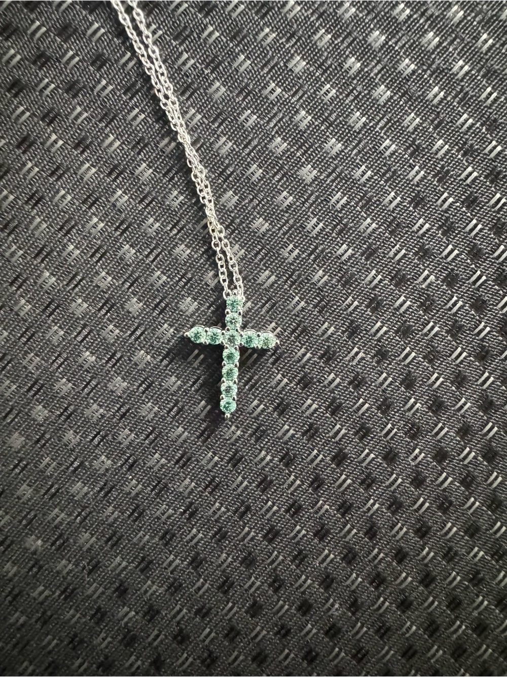 1.1 ctw blue/green moissanite cross necklace - Picture 3 of 6